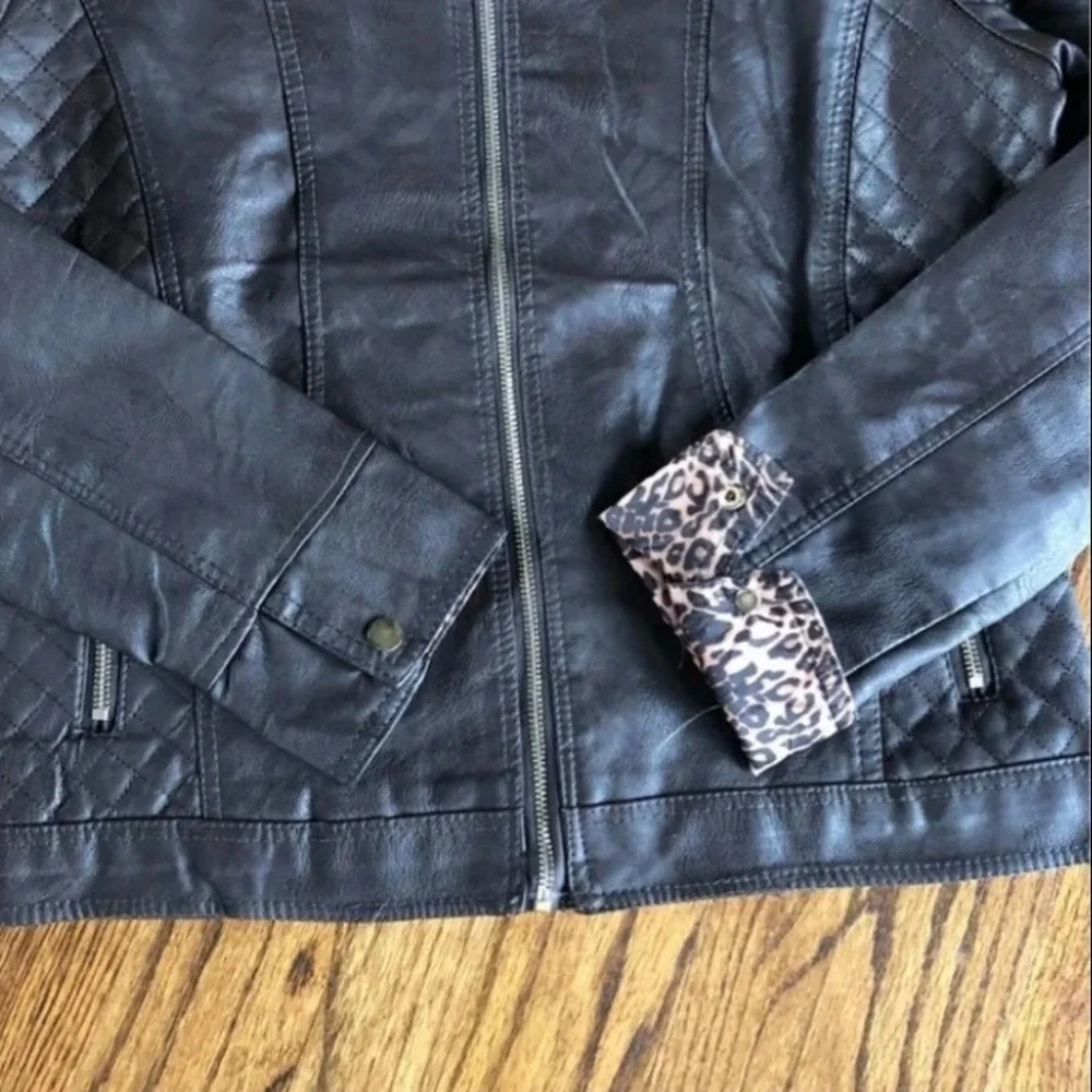 Jacket - Picture 3 of 5